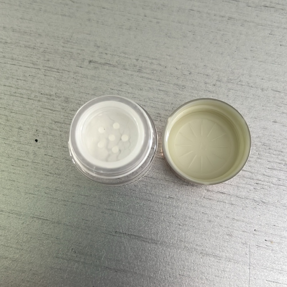 Ciate Setting Powder Sample - Picture 3 of 3